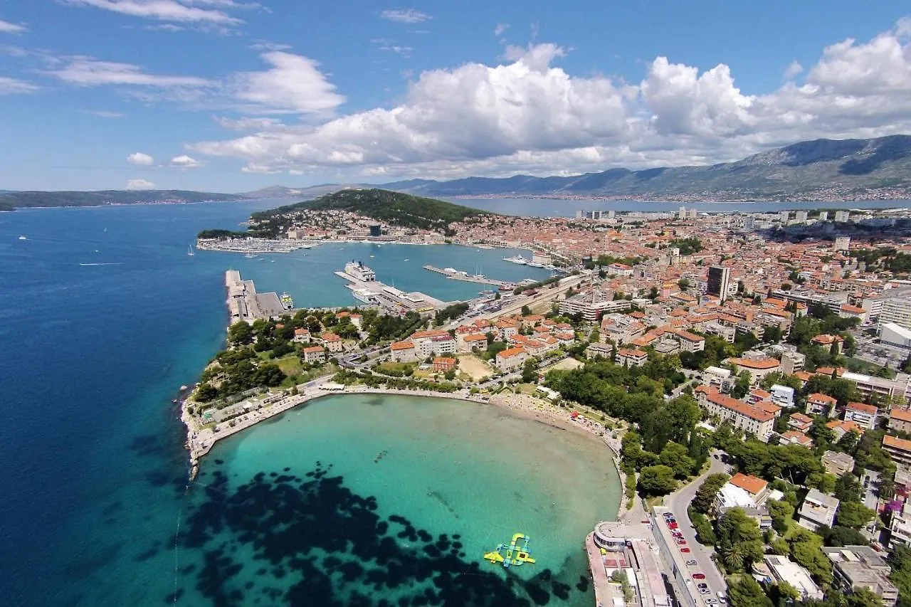Apartments With Wifi Split - 15887 Chorvatsko